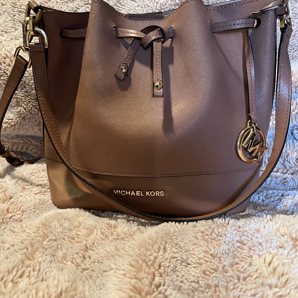 Michael Kors Tan Leather Shoulder Bag - Picture 6 of 9